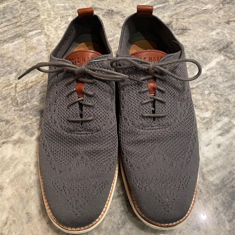 Men’s Cole Haan Sneakers in Grey Size: 8